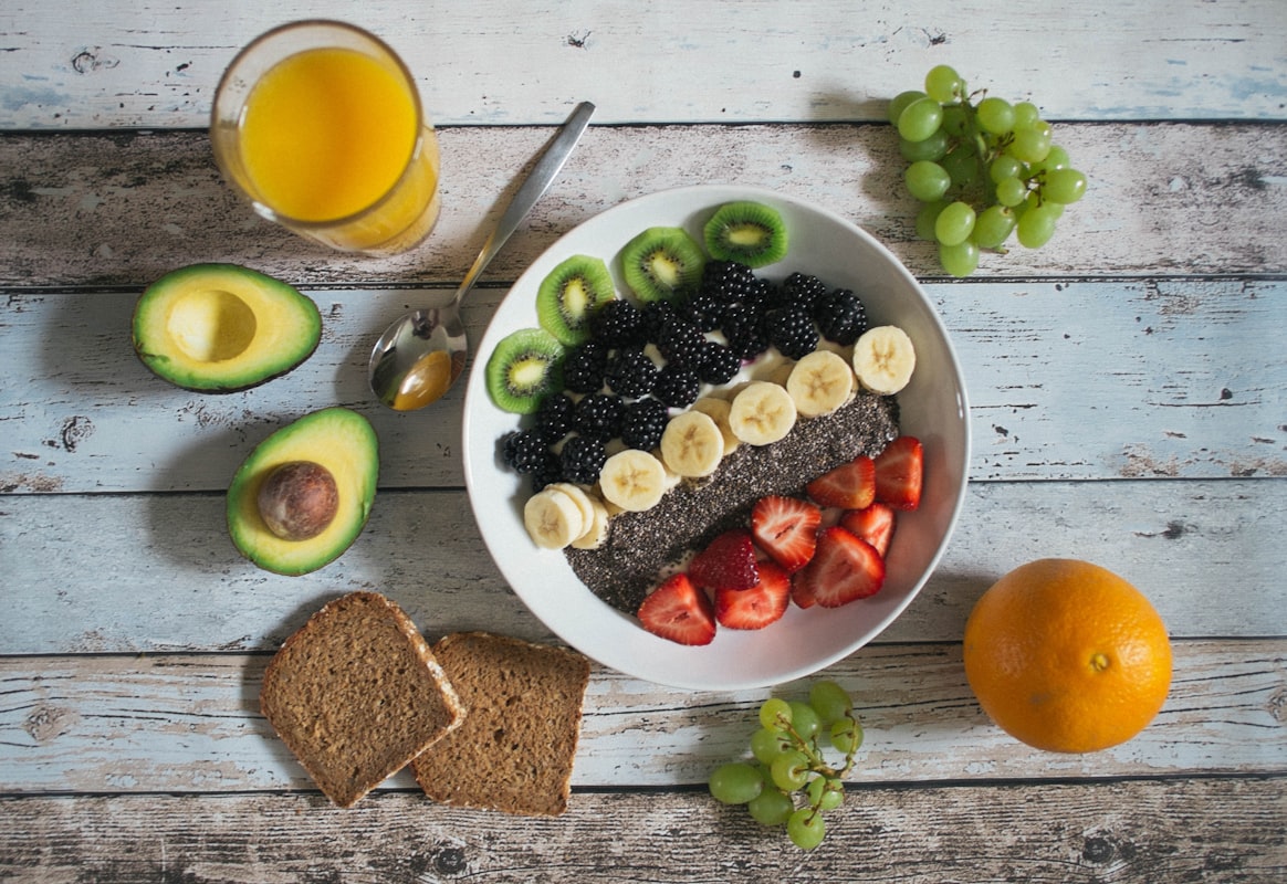 Chia seed pudding dengan buah